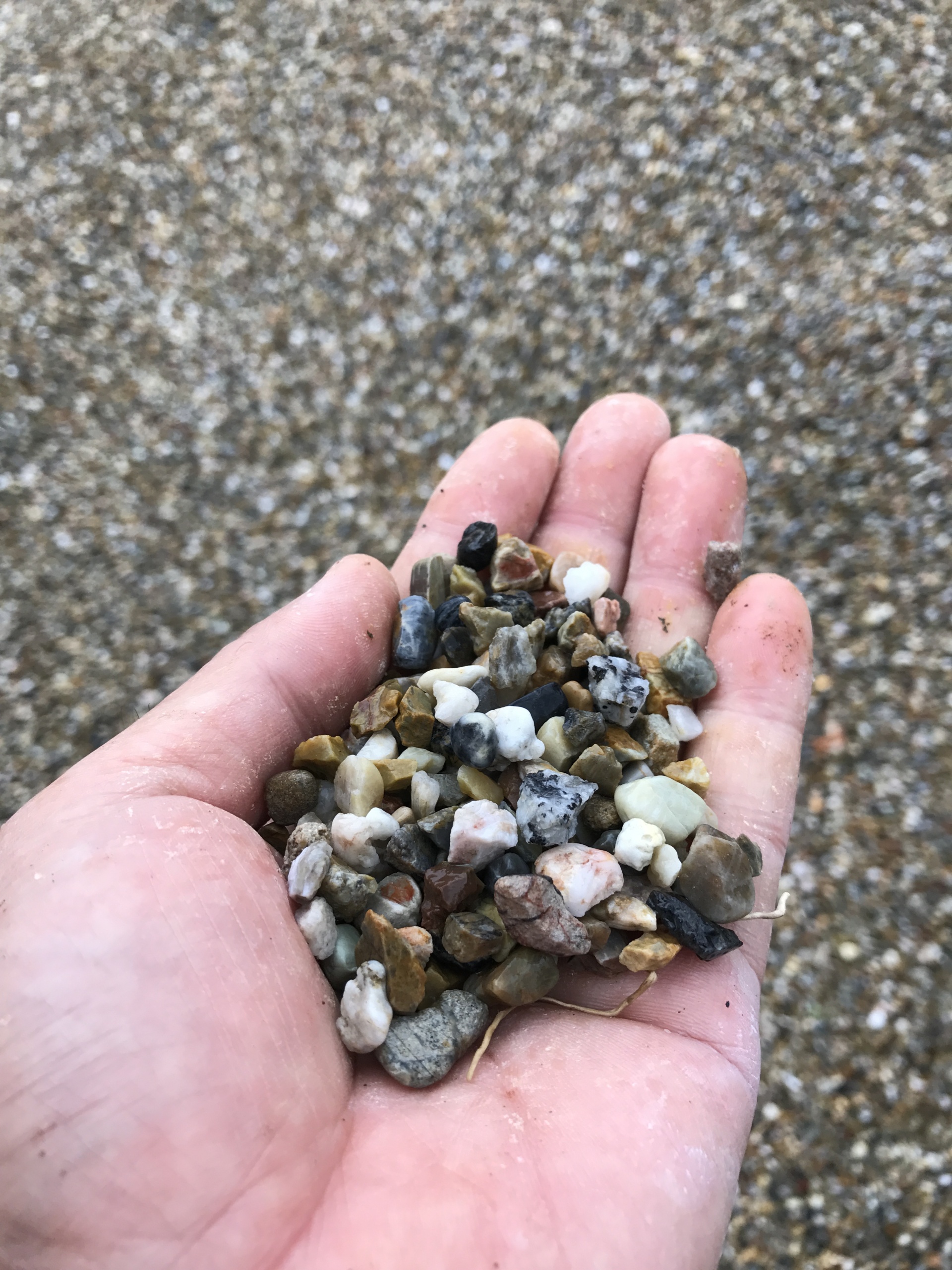 砂利の和風 洋風 化粧砂利のこと 川越市 リノベーション エクステリア 外構 小屋 神山工業所