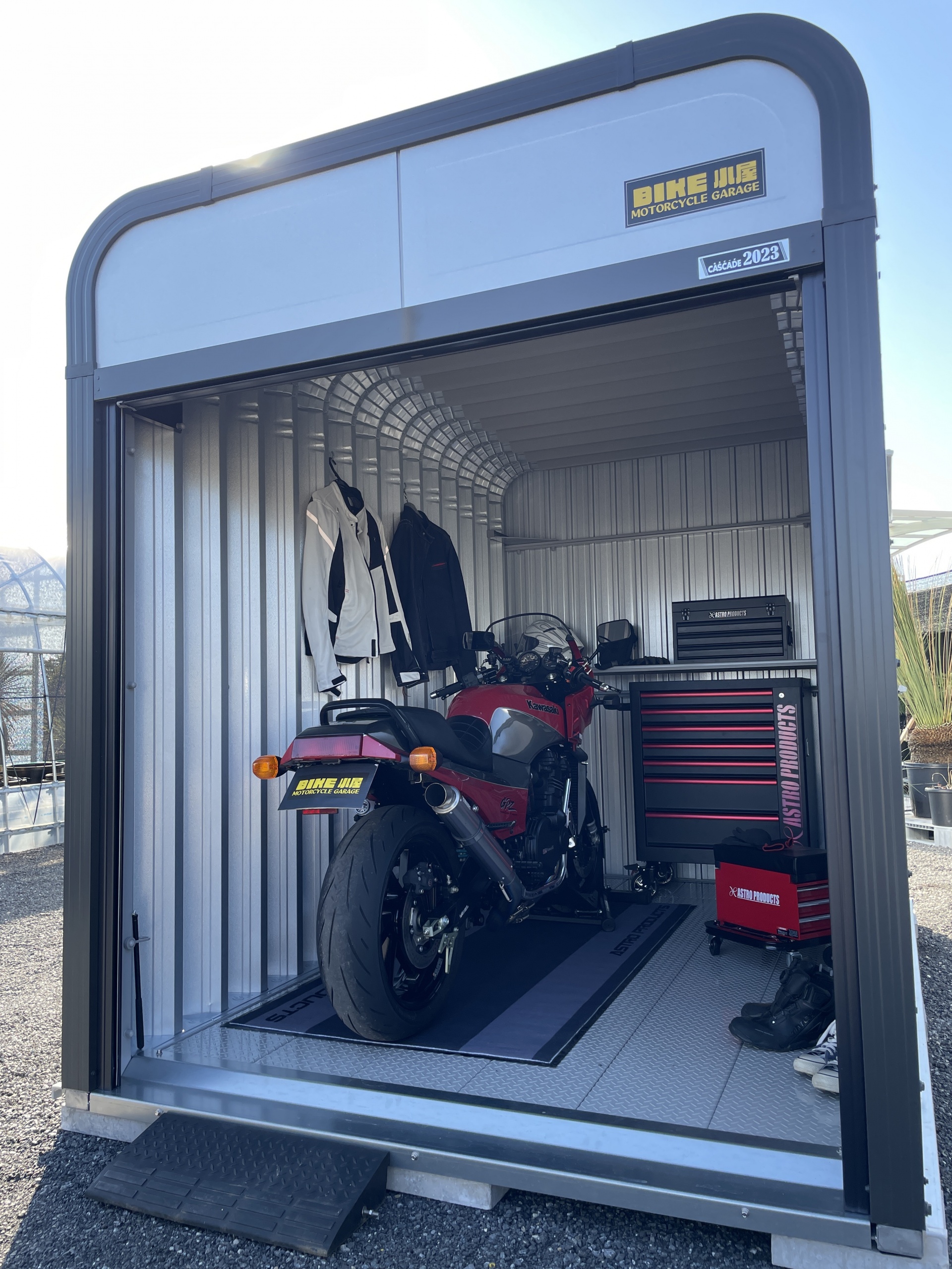 カスケードバイクガレージ バイク小屋｜アメリカンガレージ・ガレージハウスの ことなら神山工業所|埼玉・川越