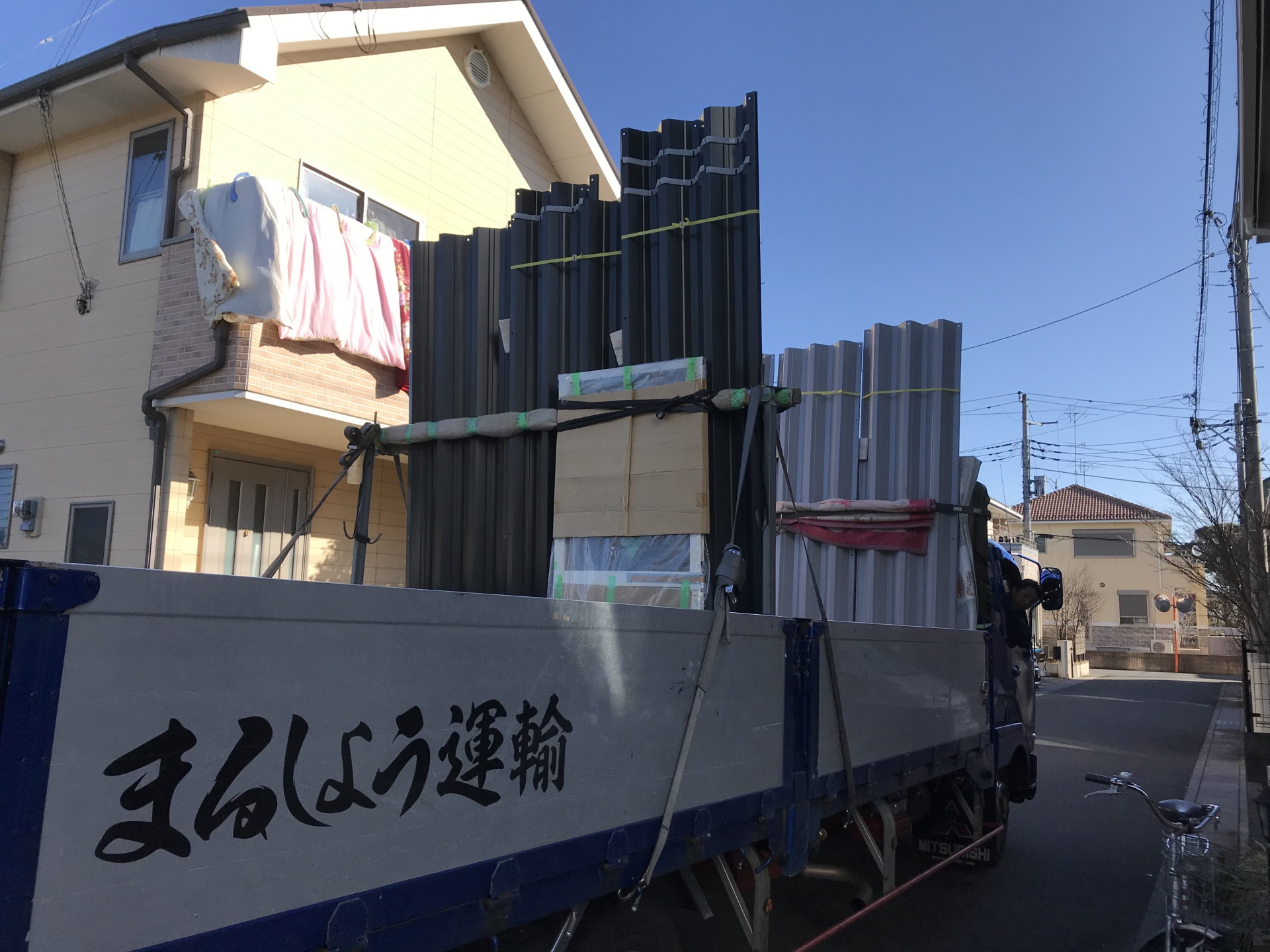 カスケードガレージ搬入の仕方 川越市 リノベーション エクステリア 外構 小屋 神山工業所