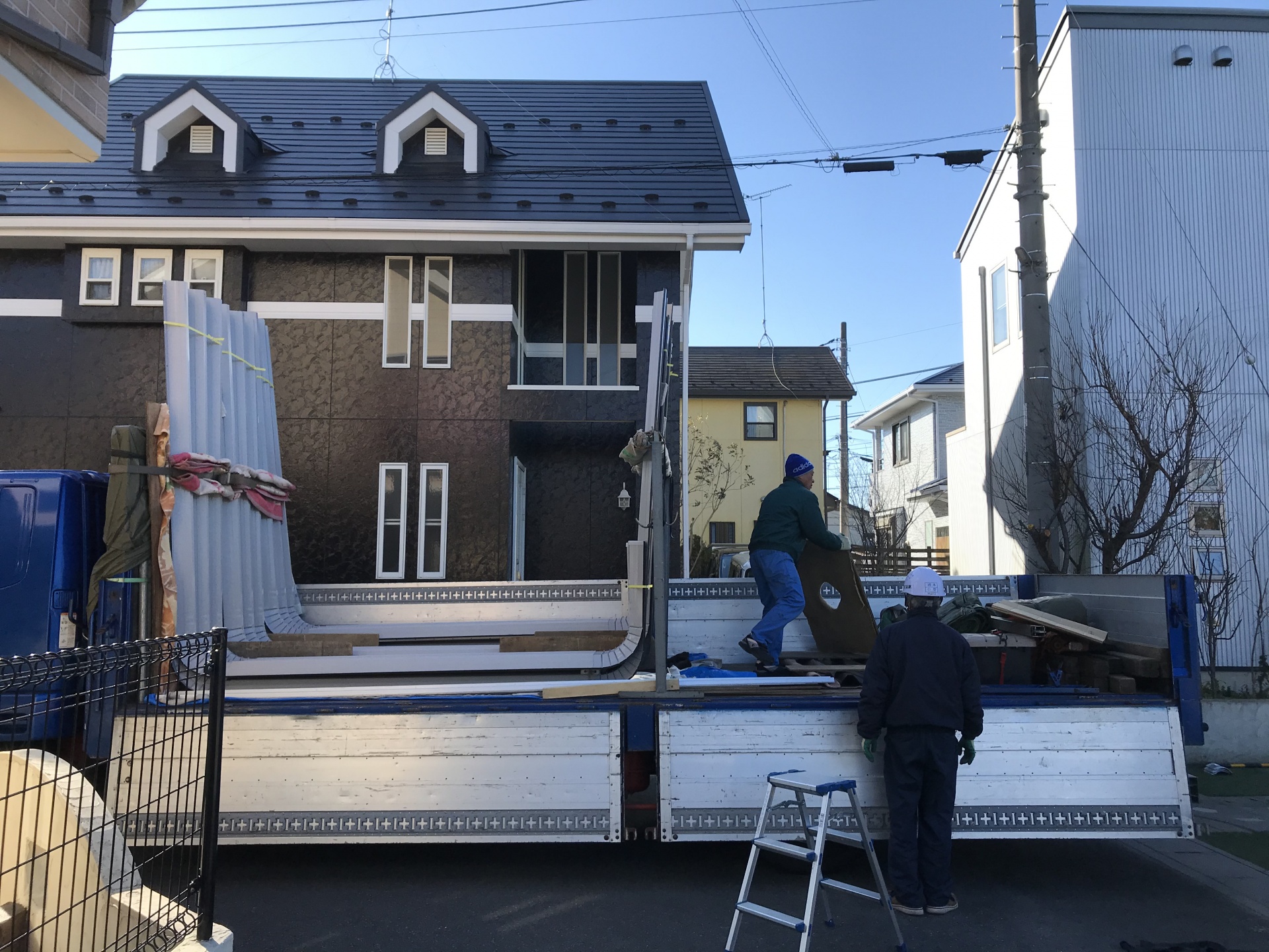 カスケードガレージ搬入の仕方 川越市 リノベーション エクステリア 外構 小屋 神山工業所